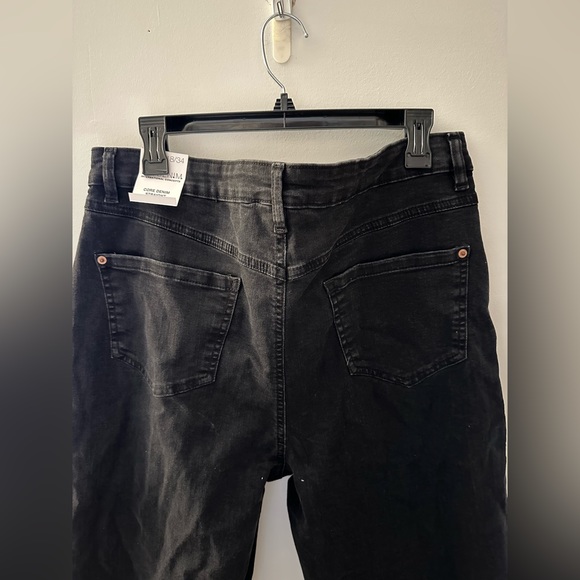 Women’s High Rise Button Fly Straight Leg Jeans NWT - Picture 7 of 10